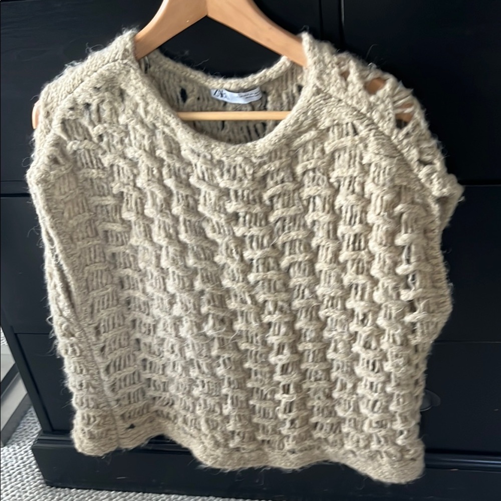 Zara Cream Crew Neck Sweater with Intricate Open-Weave Design